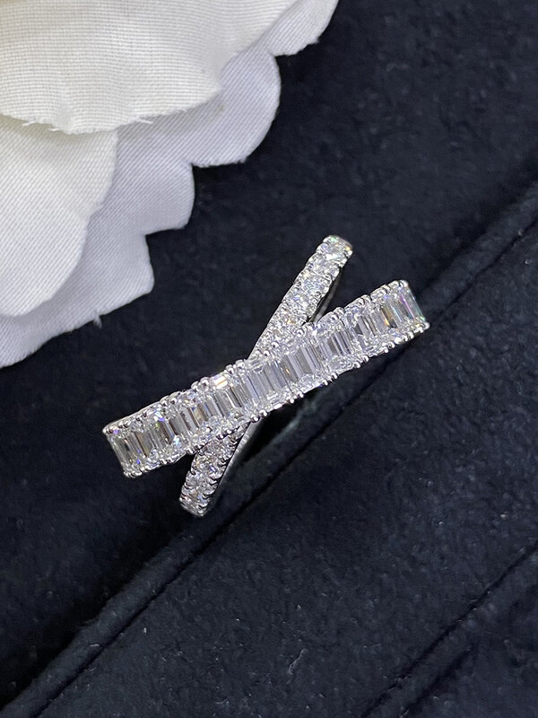 LUOWEND 18K Anéis De Ouro Branco Luxo Real Diamantes Naturais 2.45 quilates Anel Moda Interseção Design Banda De Casamento para As Mulheres