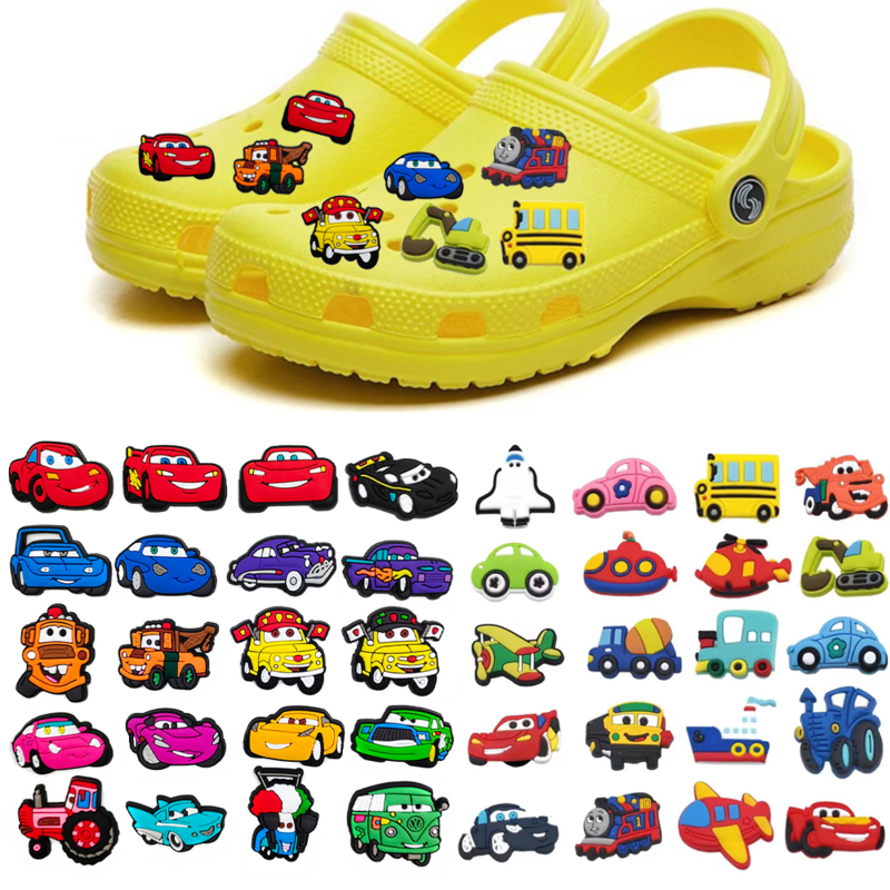 Disney-Cute Color Cars PVC Shoe Charms, Vehicle Cartoon, DIY Sandálias Acessórios, Decore Fivela para Meninos, Kids Party Gifts, 1Pc