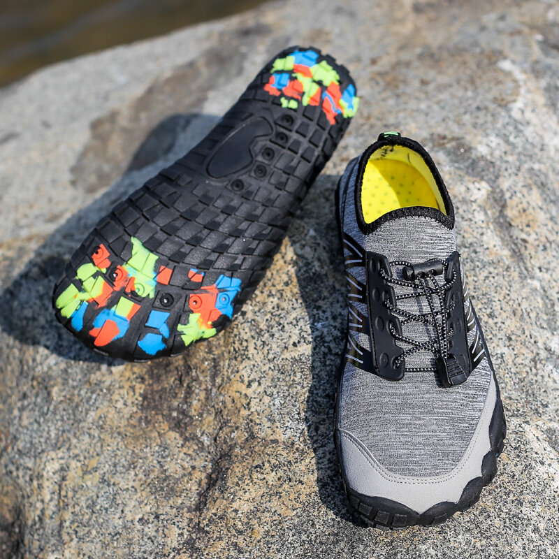 Zapatos acuáticos de cinco dedos para hombre, zapatillas deportivas de playa a la moda, tallas 35-47, 2024