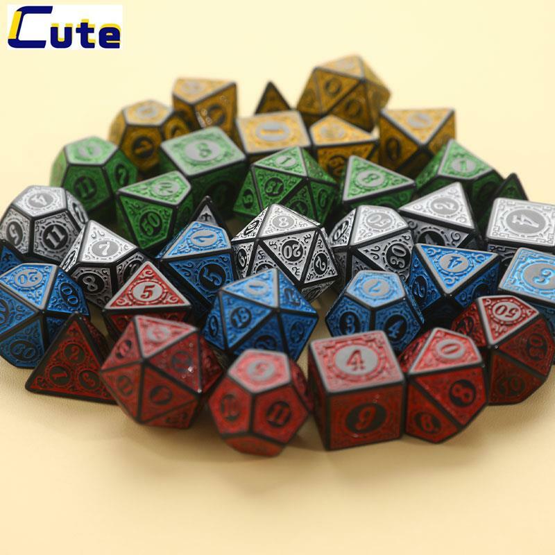 7 teile/satz Polyhedral 7-Sterben Geschnitzten Muster Würfel Set D4 D6 D8 D10 D % D12 D20 Für Spiel