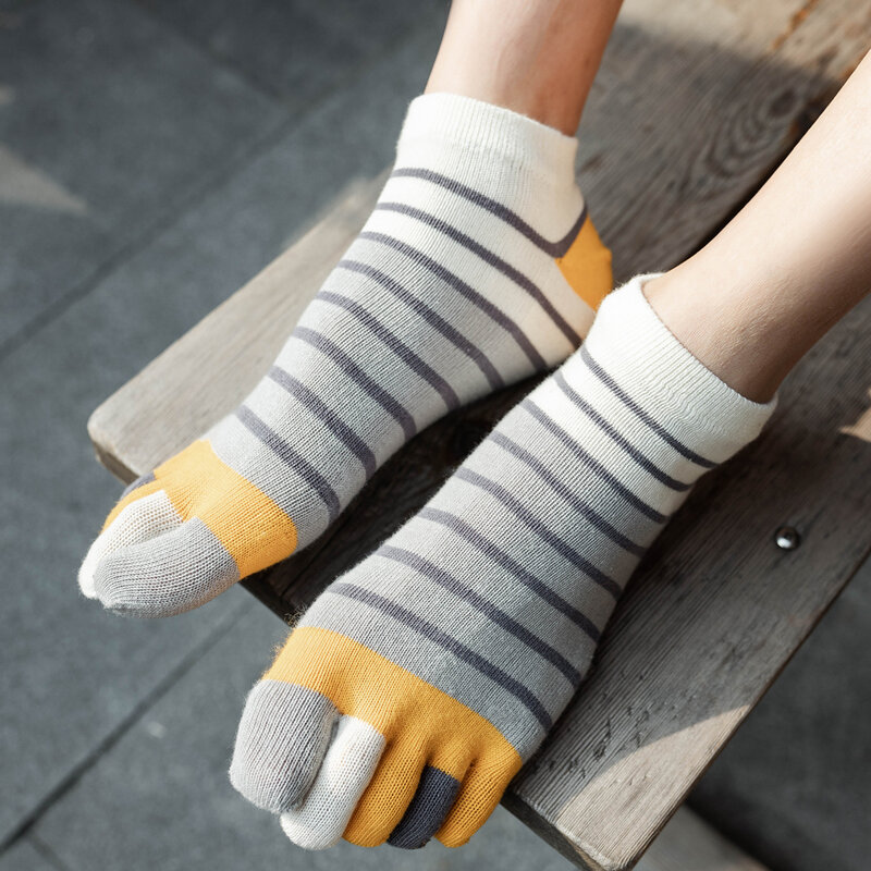 1 Pairs Man Toe Short Socks Fashions Patchwork Color Striped Breathable Cotton Five-Finger Socks Korean Harajuku Sports Socks