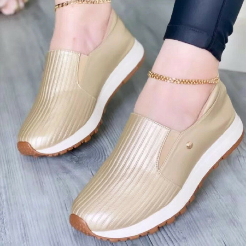 Women's New Large Size Sports Shoes Casual Solid Colour Non-slip Lightweight Sneakers Slip on Loafers Sapatos Femininos