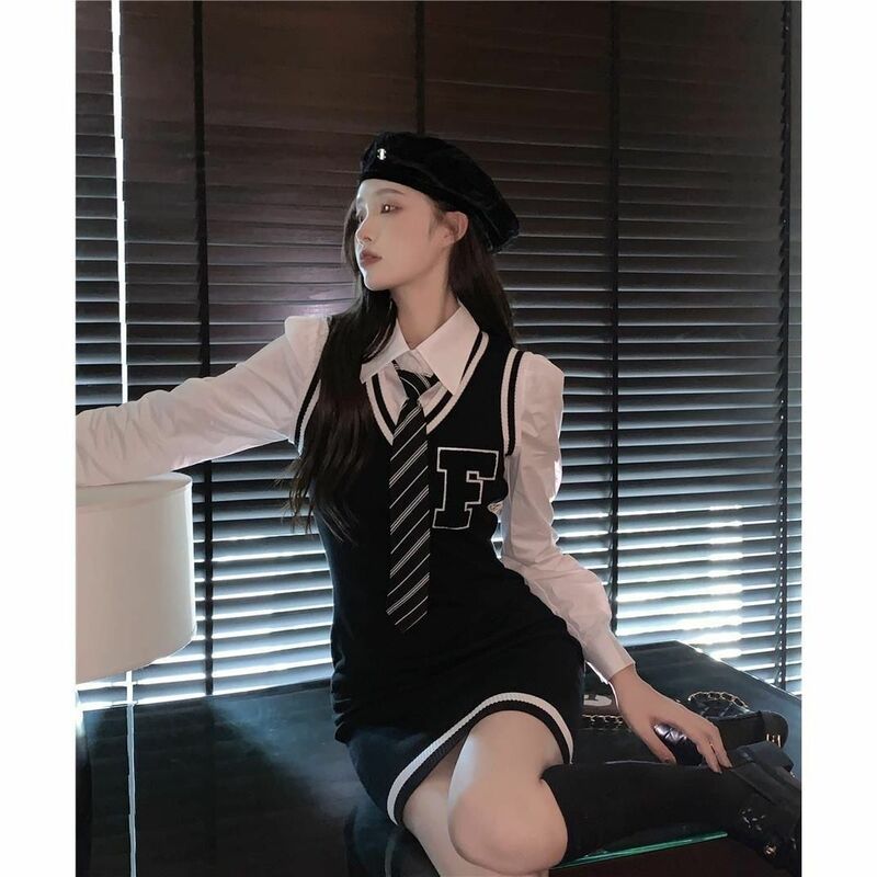 Conjunto de dos piezas de estilo universitario japonés coreano para mujer, vestido ajustado, conjunto de sentido de diseño de moda, vestido Jk diario