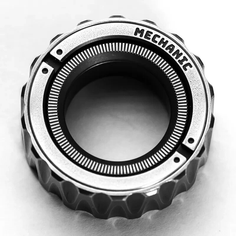 LAUTIE Mechanic Ring Paragraph Fidget Spinner Fingertip Gyro trinquete magnético de Metal para adultos juguete antiestrés Escritorio de oficina EDC