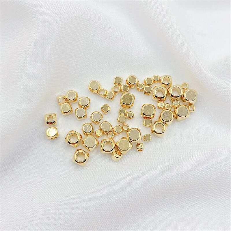 14 Karat Gold umwickelt kleine quadratische Perlen getrennt verstreute Perlen in Ecken geschnitten Perlen hand gefertigte DIY Schmuck Armband Zubehör