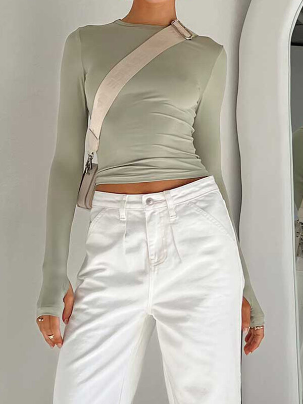 Top feminino de gola redonda manga longa com furos no polegar, camiseta monocromática, slim fit, streetwear diário, moda verão