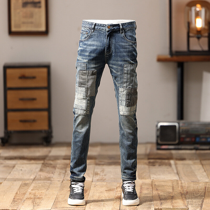 2024 nowe dżinsy męskie ze szwami Patchwork Slim Fit małe spodnie z prostymi nogawkami haft maszynowy Pu Shuai spodnie podkreślające osobowość