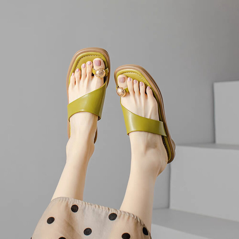 2024 Women's Modern Slippers Fashion Square Toe Round Heel Slides Shoes Women Luxury Leather Sandals Design Clip-toe Flip-flops