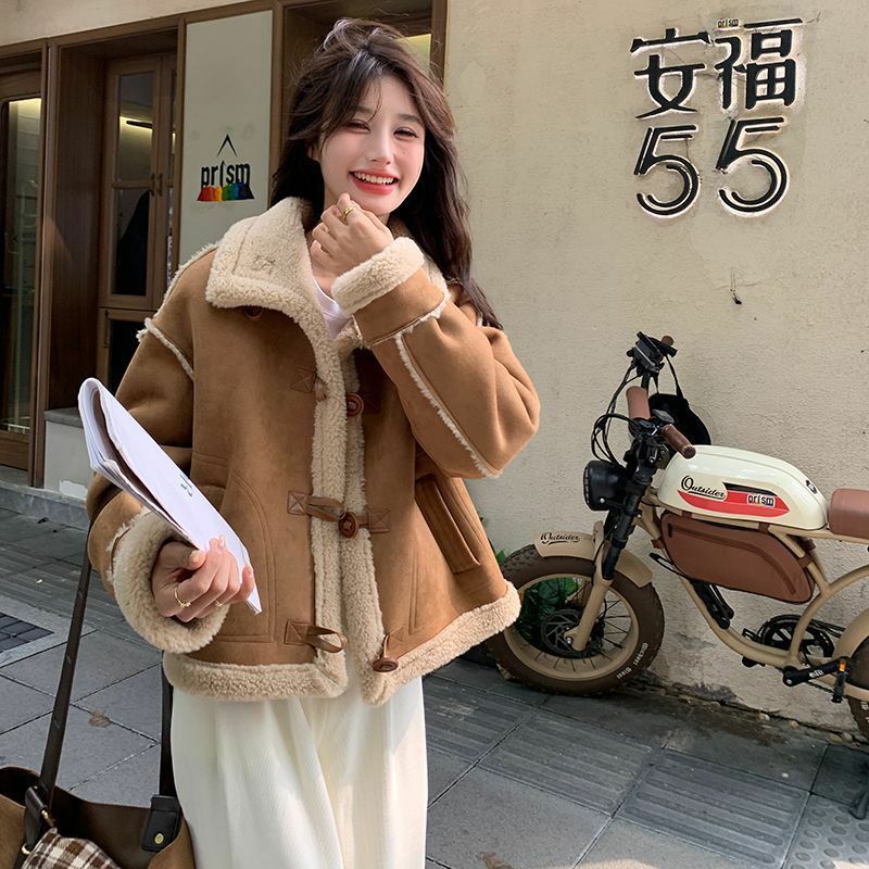 Popolare cappotto di lana di agnello con colletto alla coreana per giacca di pelliccia allentata addensata nuova coreana calda antivento invernale da donna