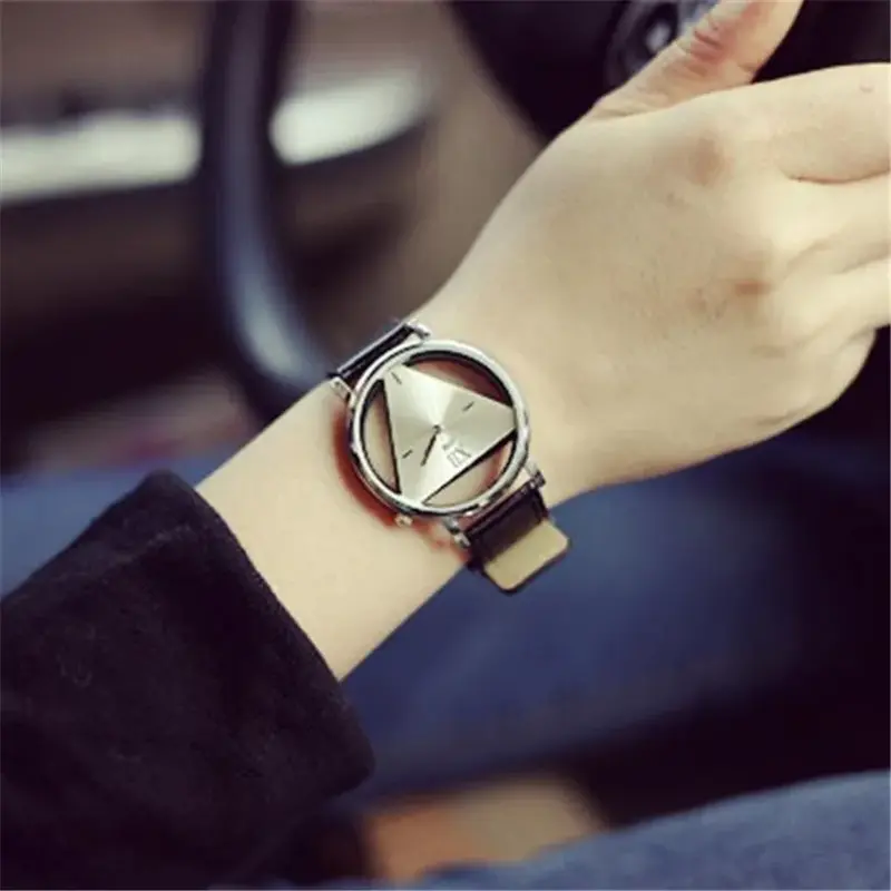 นาฬิกาควอตซ์ทรงสามเหลี่ยมสำหรับผู้หญิง, นาฬิกาข้อมือสุดสร้างสรรค์ดีไซน์โดดเด่นแปลกใหม่เรียบง่ายนาฬิกาหนังสีดำสีขาว