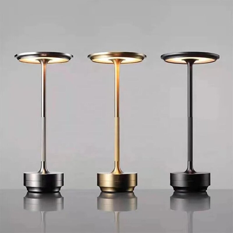 Lampu meja sentuh Led, bahan logam desain sederhana di ruang tamu Bar cahaya Desktop Usb Raiseking Modern