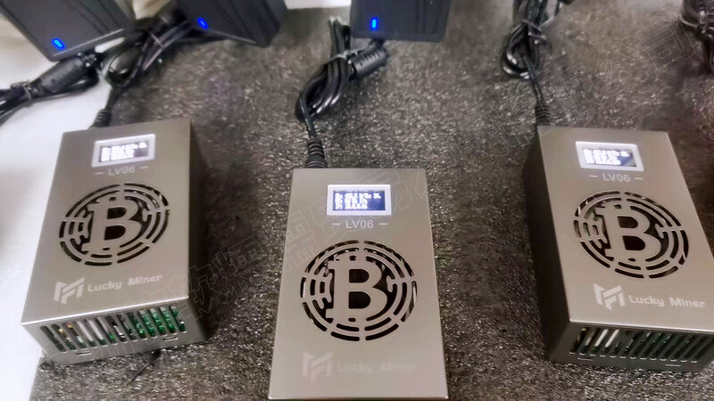 Auf Lager neue BTC Solo Lotterie Lucky Miner lv06 500g 12W (mit Netzteil) Bitcoin Solo Mine haben eine Chance, 6,51 BTC zu bekommen
