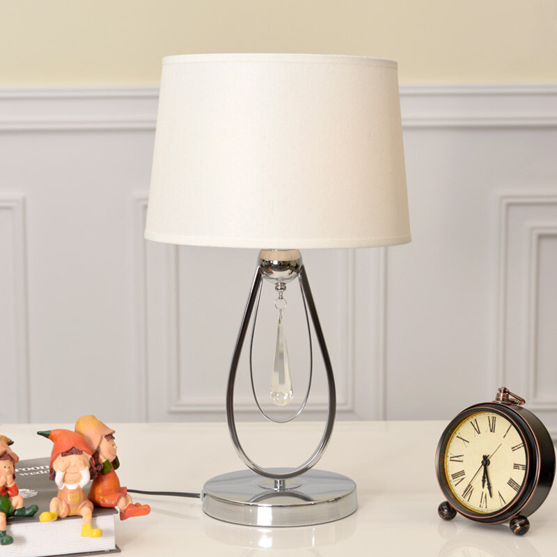 Lámpara de escritorio simple y moderna para dormitorio, creativa, a la moda, personal, mesita de noche gris, lámpara de mesa para habitación de hotel, atenuación cálida
