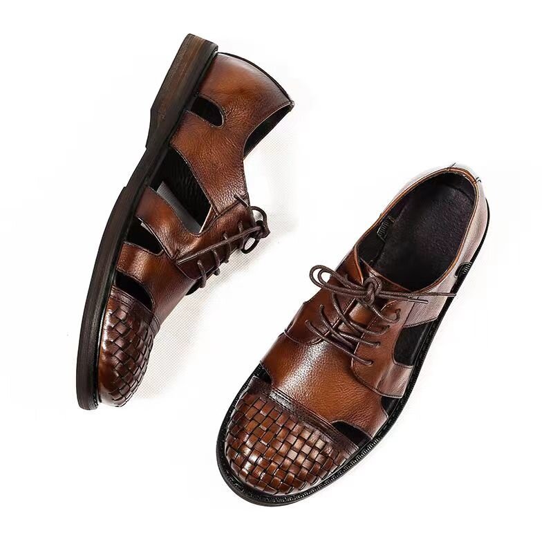 2023 model musim panas terbaru sepatu kasual leaather sapi sepatu retro Romawi dan Inggris pria, sandal kulit asli pria