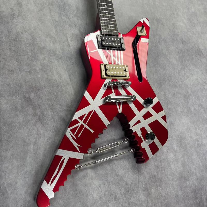 Guitare électrique avec 6 tranches, corps rouge en métal et rayures argentées, touche en bois de rose, piste en bois d'érable, image d'usine réelle