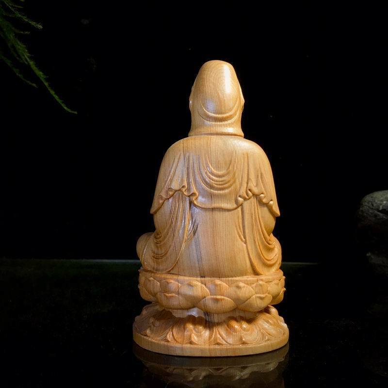Bottiglia statica intagliata in legno di cipresso in miniatura che si siede Guanyin Bodhisattva decorazione della casa accessori per ufficio regalo