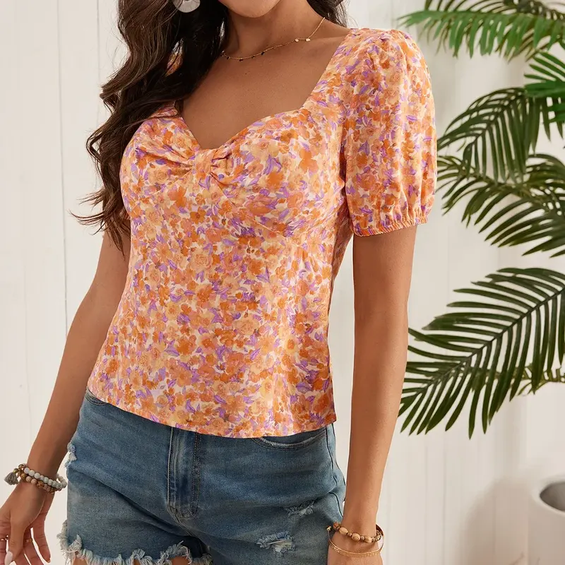 2024 Summer V-neck Short Top Women's Fragmented Flower T-shirt Women's Design Sense Slim Fit Short Sleeves