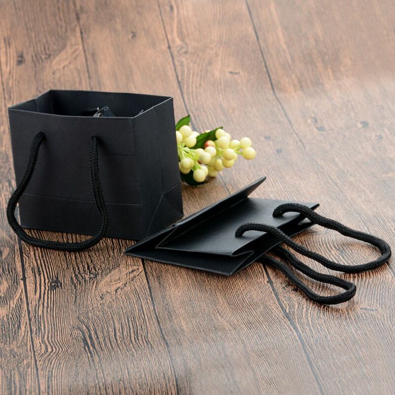 Bolsa de mano de papel de 5 piezas, bolsa pequeña negra, bolsa de regalo de boda, bolsa de regalo exquisita y minimalista, embalaje de regalo, papel Kraft