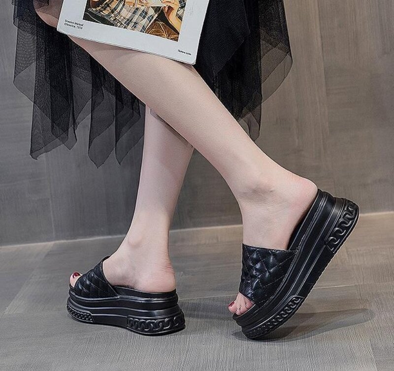 Chinelos de couro genuíno para mulheres, sapatos de praia respiráveis, sandálias pretas, 7cm, verão