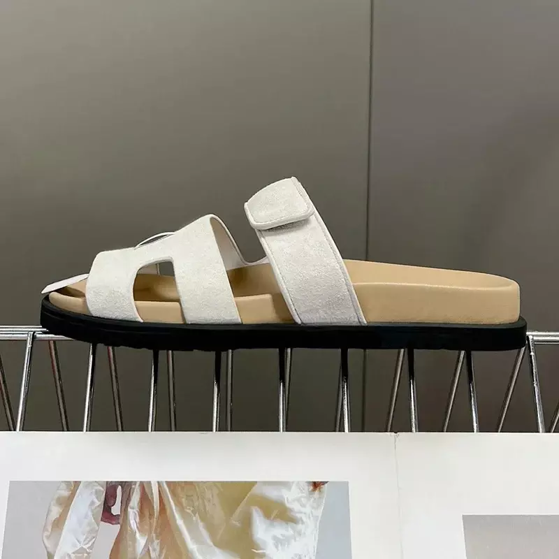 Zapatillas informales de piel de vaca para mujer, sandalias de alta calidad, de diseñador de marca, de lujo, para vacaciones en la playa, novedad de 2024