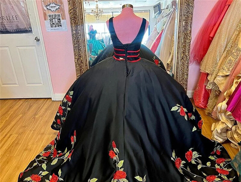 블랙 프린세스 퀸시네라 드레스, 볼 가운, V넥 새틴 자수, 달콤한 16 드레스, 15 Anos 멕시코