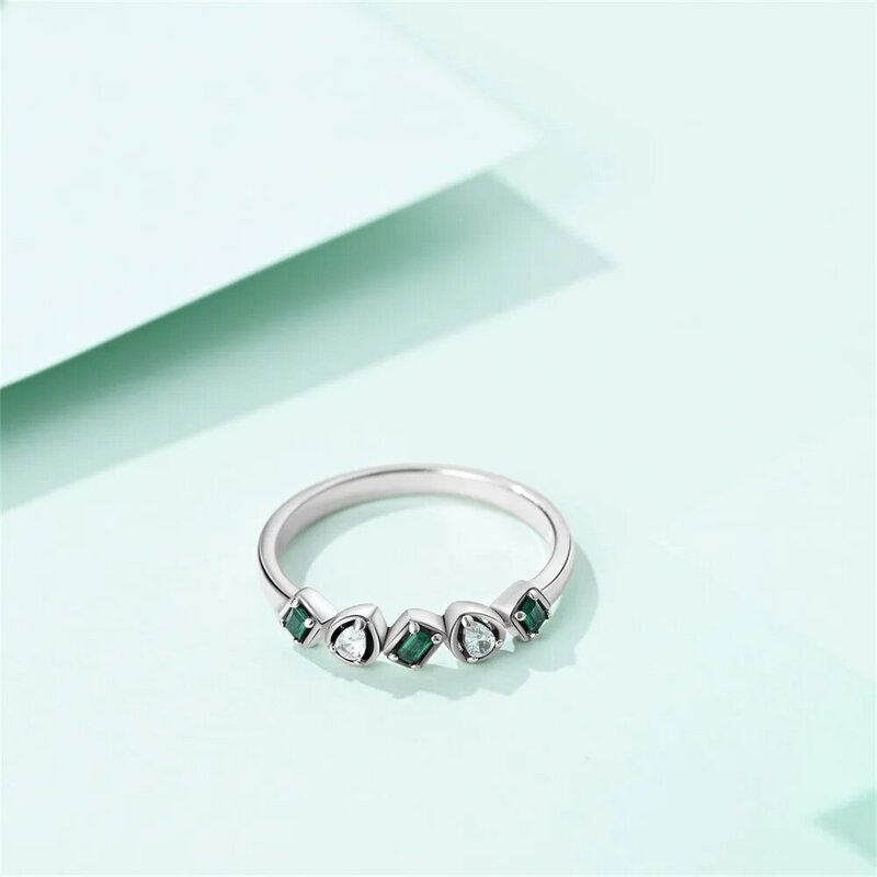 Bellissimo anello irregolare con goccia d'acqua verde in argento Sterling 925 per accessori per gioielli da festa proposta da donna
