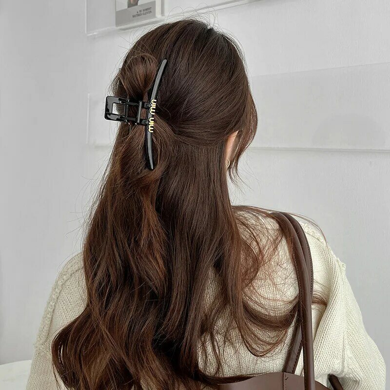 2023 nova moda acrílico metal acessórios letra grab grampo de cabelo franja clip para mulheres menina coreano strass cabelo garras bandana