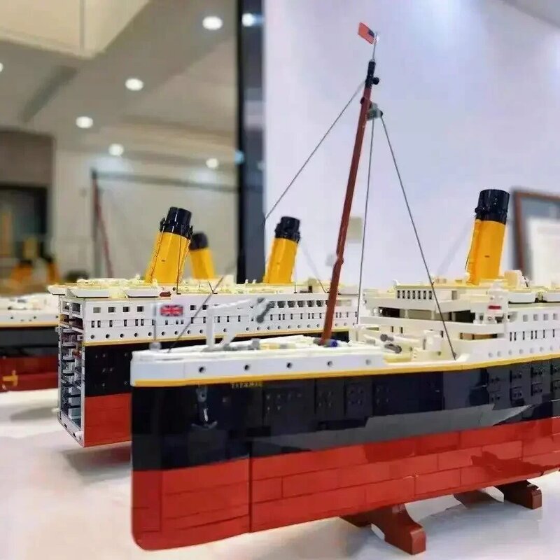 9090pcs Titani Compatible 10294 Titanic Large Cruise Boat Ship Steamship Bricks Building Blocks Children Toys Gifts 99023