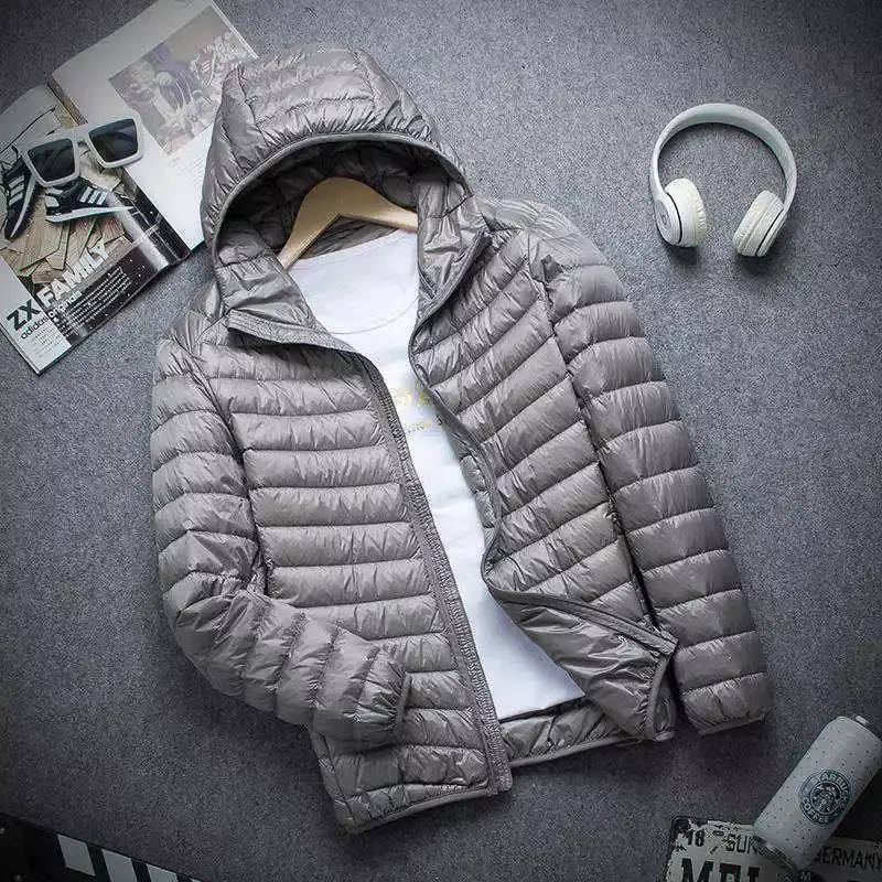 Новинка 2023 года, брендовая осенне-зимняя тонкая мужская куртка, модная короткая ультратонкая Молодежная приталенная куртка с капюшоном, пуховики