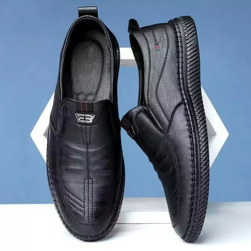 حذاء رجالي من الجلد مناسب للأعمال يسمح بالتهوية حذاء رجالي بدون كعب من الجلد غير رسمي حذاء أسود مسطح للقيادة حذاء بدون كعب