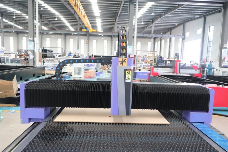 Máquina de corte do laser da fibra do laser do metal do CNC, 1325, 1000W, 1500W, 2000W, 3000W, MAX Raycus, IPG, para o preço do metal
