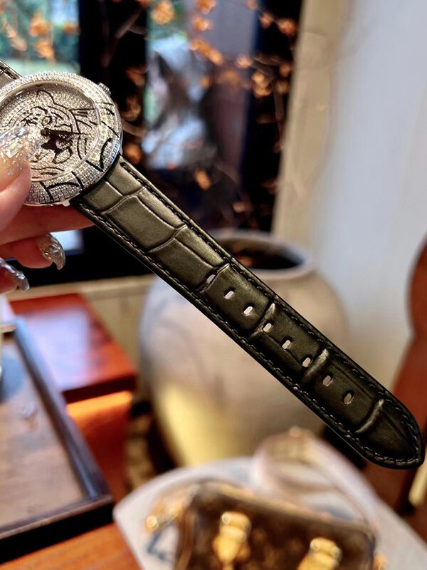 Steel full diamond Tiger sapphire crystal glass mirror leather strap Quartz watch 2024 Women's new watch Fashion luxury watch