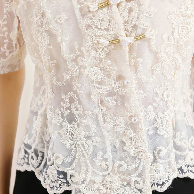 QOERLIN Skew guziki z dekoltem w szpic białe koszule z krótki bufiasty rękaw haftowaną koronką z wycięciami na lato bluzka dziewczęca szydełkowa bluzka