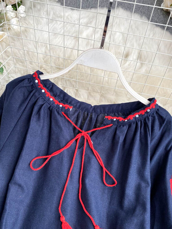Blusa Retro de estilo nacional para mujer, Blusa bordada con cordones y borlas, cuello en V, manga farol, holgada, combina con todo, PL536