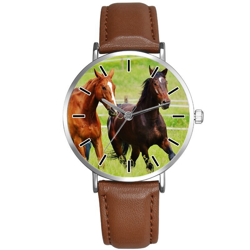 Reloj redondo de cuero púrpura aguacate para fanáticos de caballos hermosos