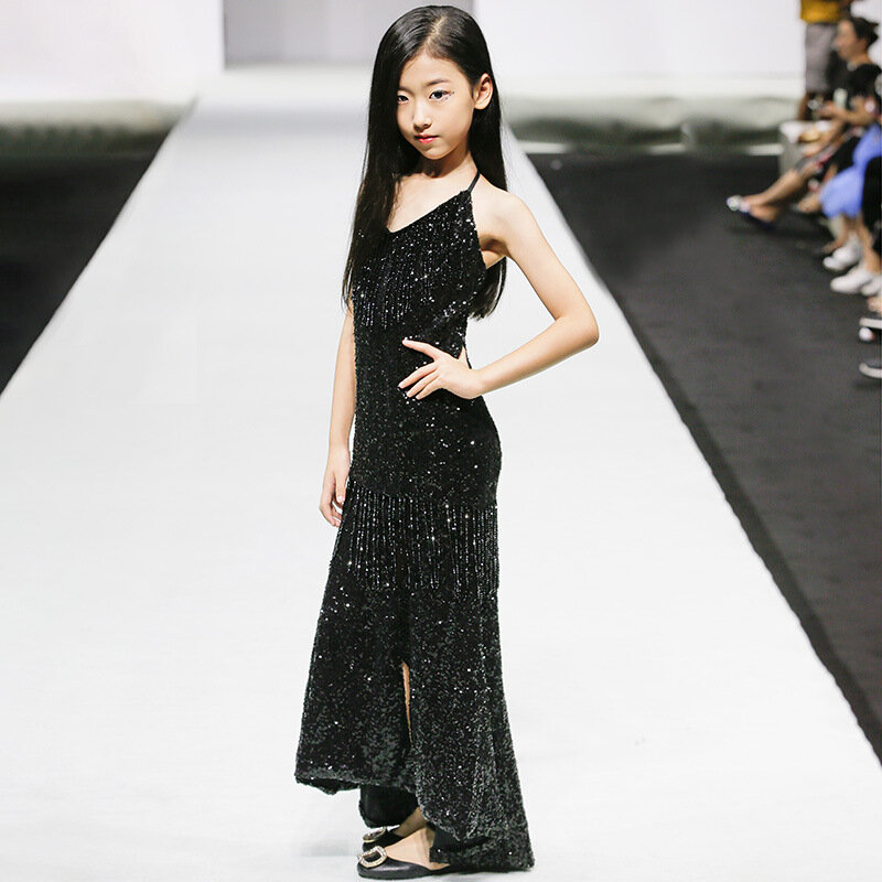 Girls' black costumes, children's new fashion split Latin fishtail catwalk dress.