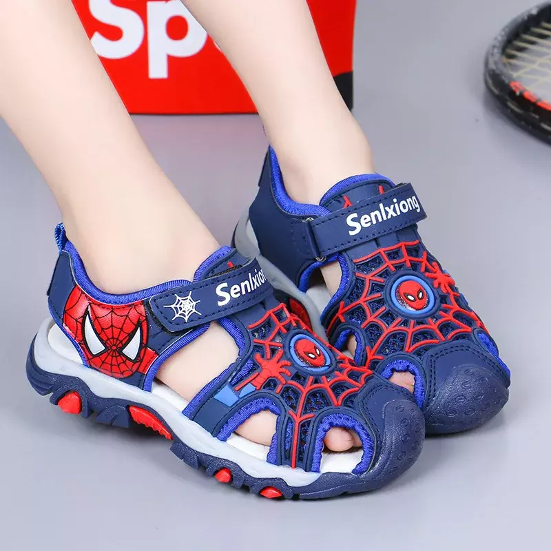 Nuovi sandali estivi per bambini ragazzi scarpe con punta chiusa moda Baby Cartoon Spiderman Sport bambini ragazze sandali da spiaggia morbidi per bambini