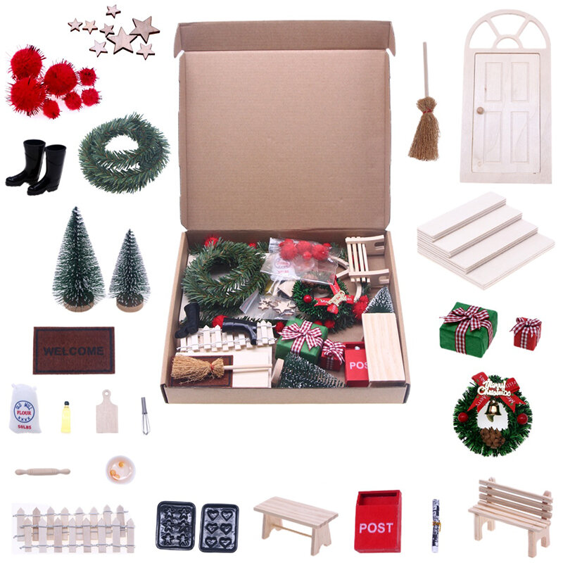 Modèle de scène l'inventaire de maison de courses, porte d'elfe, décor de Noël, couronne de vigne de fleurs, mini arbre, coffrets cadeaux, boîte à lumière, clôture, DegradToyhouse