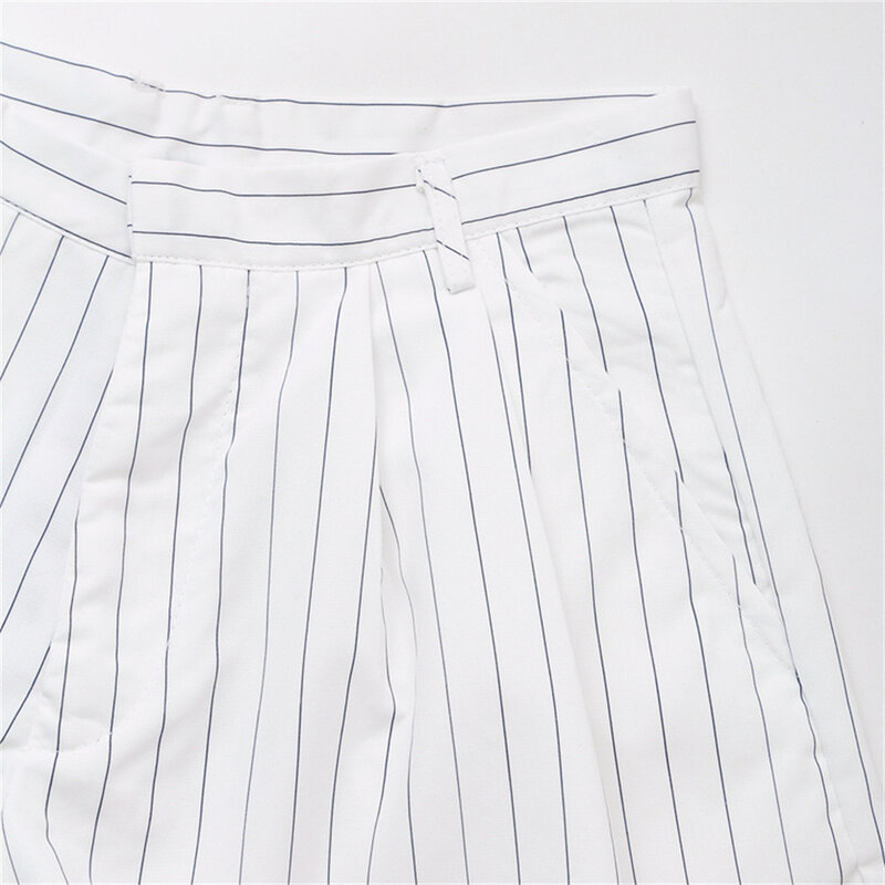 Neue lässige Pendler vielseitige dünn gestreifte Mini-Shorts