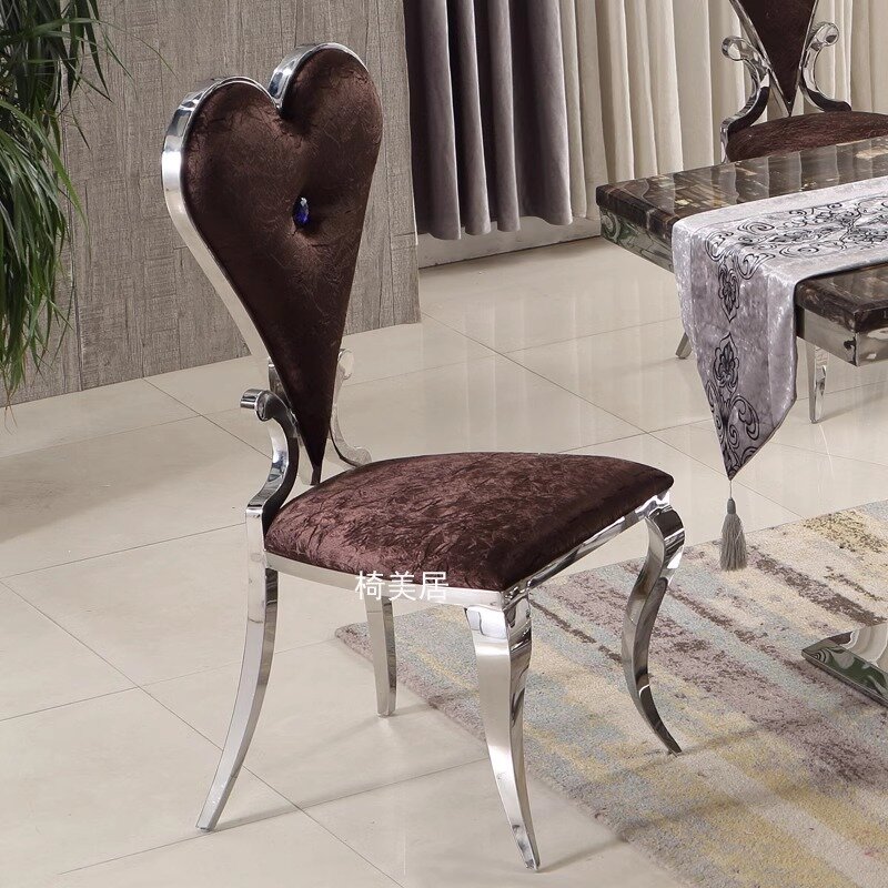 Cadeira de jantar em forma de coração de aço inoxidável, simples e elegante, estilo europeu Hotel couro flanela, novo restaurante