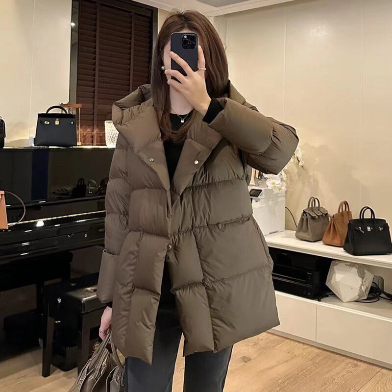 Autumn and winter new down jacket women's short style 90 white duck down jacket