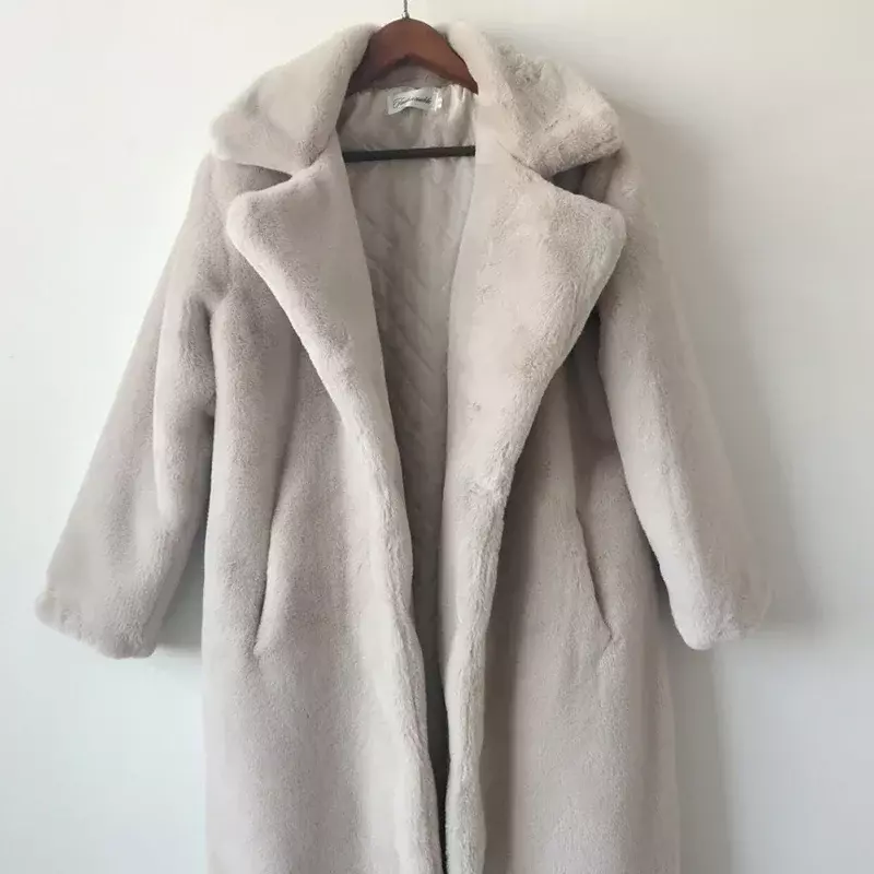 Mantel bulu kelinci wanita, mantel panjang bulu palsu tebal hangat ukuran besar dengan kerah longgar untuk musim dingin