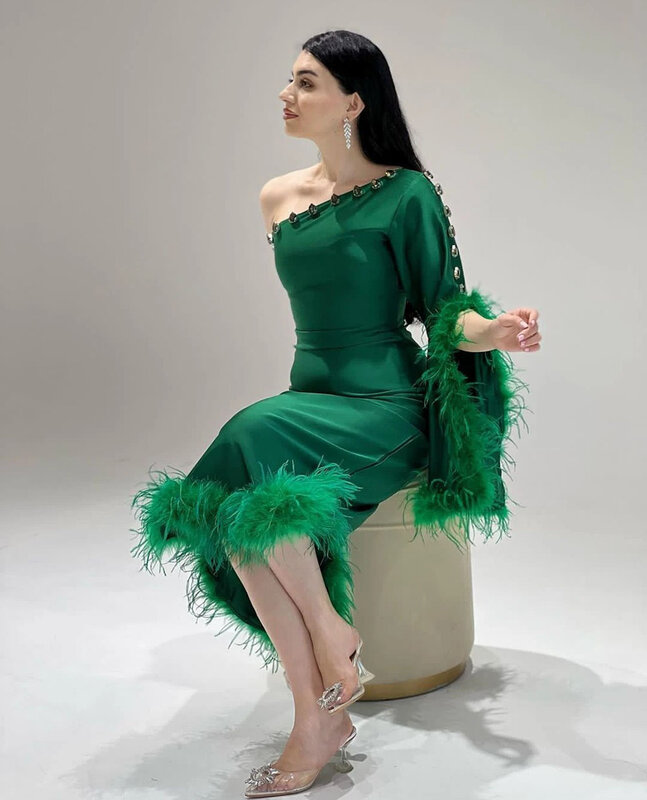 女性のための非対称の裸の肩のドレス,お茶の衣装,イブニングドレス,古着,緑の羽,魅力的