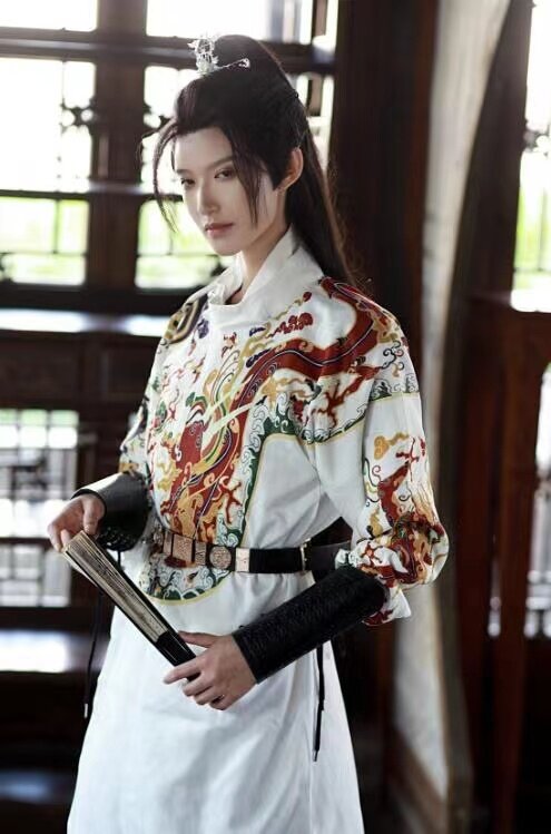 ชุดฮั่นฝูฝูของจีนดั้งเดิมสำหรับผู้ชายผู้หญิงชุดราชวงศ์ถังรอบคอเสื้อแบบดั้งเดิมชุดเดรส Hanfu นักดาบชุดคอสตูมมังกร