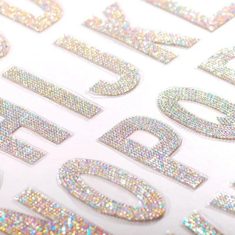 Naszywka z haftem Rhinestone DIY diamentowa litera alfabetu żelazko na plastry samoprzylepna tkanina naklejka odzież spódnica akcesoria do toreb