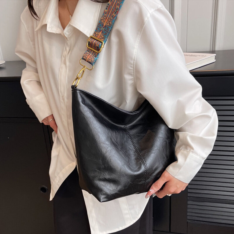 Large Capacity Vintage PU Leather Shoulder Bag Women Fashion Simple Retro Design Wide Geometric Strap Bucket Crossbody Bags