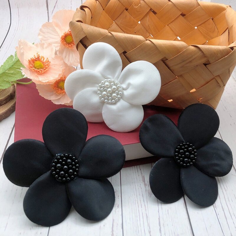Mutiara imitasi 3D manik-manik Applique sederhana kain poliester bentuk bunga kain stiker aksesori pakaian