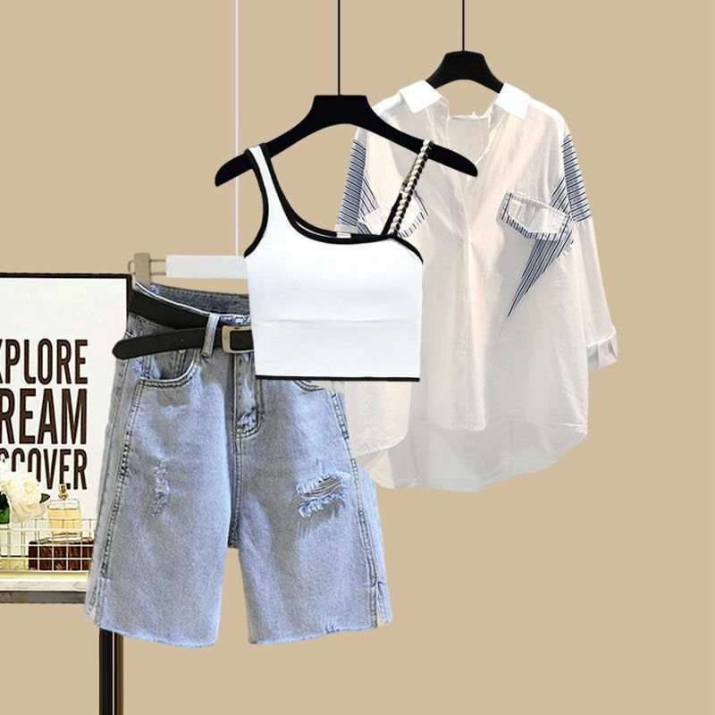 Set di moda primavera/estate 2024 nuova camicia per la protezione solare da donna che dimagrisce Slim Slim Strap pantaloncini di jeans versatili Set di tre pezzi