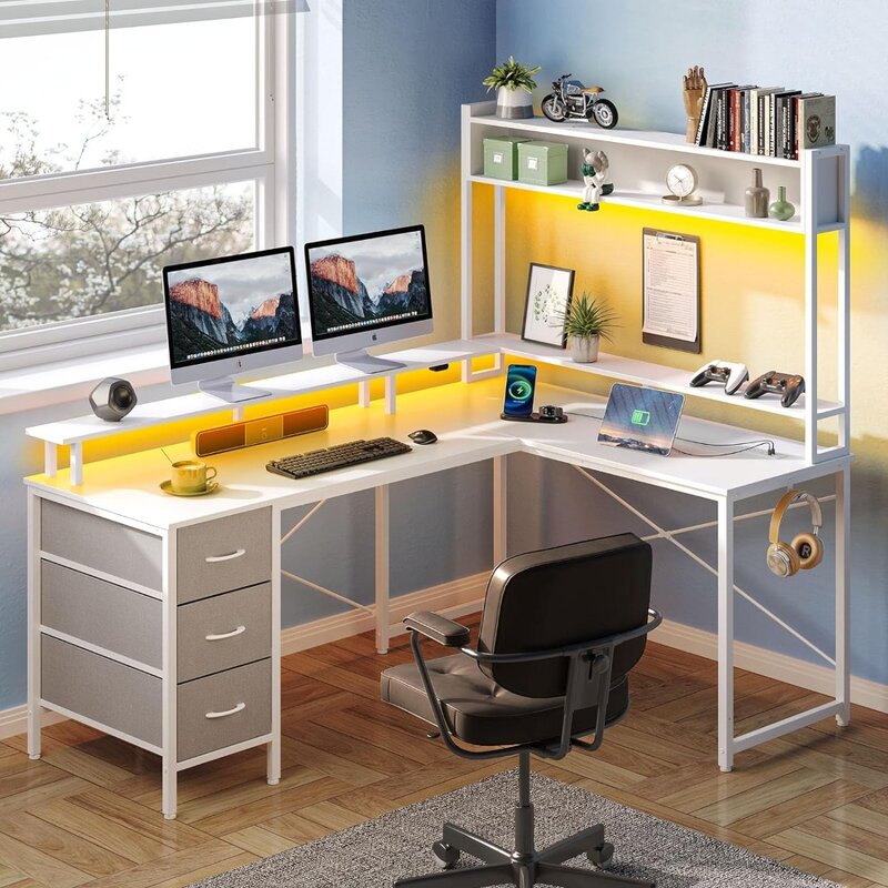 Seventable L Shaped Desk Computador com luzes LED e Power Outlet, Mesa Gaming reversível, 3 gavetas, Hutch de armazenamento, 56"
