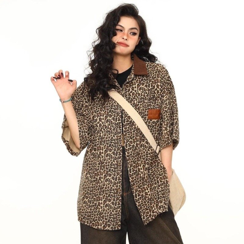 QWEEK Leopard Y2k Vintage kemeja kebesaran wanita Korea Harajuku modis lengan pendek blus musim panas Gotik Streetwear 2024